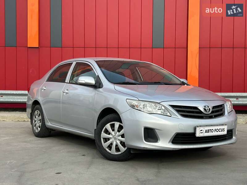 Седан Toyota Corolla 2011 в Киеве