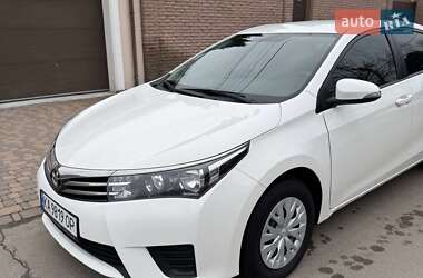 Седан Toyota Corolla 2016 в Киеве