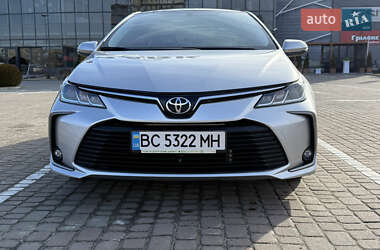 Седан Toyota Corolla 2020 в Львове