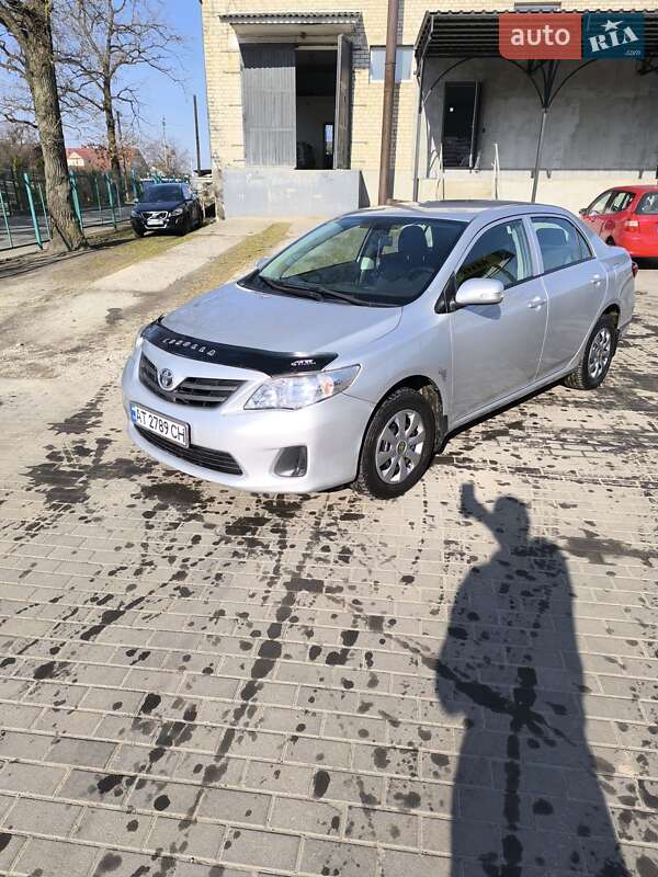 Седан Toyota Corolla 2012 в Луцке