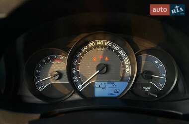 Седан Toyota Corolla 2014 в 