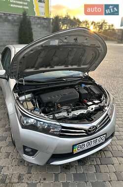Седан Toyota Corolla 2014 в 