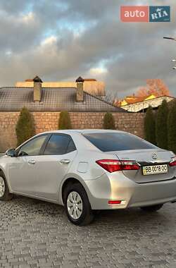 Седан Toyota Corolla 2014 в 