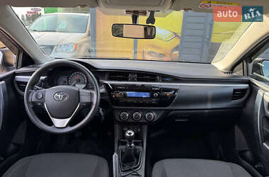 Седан Toyota Corolla 2013 в Стрые