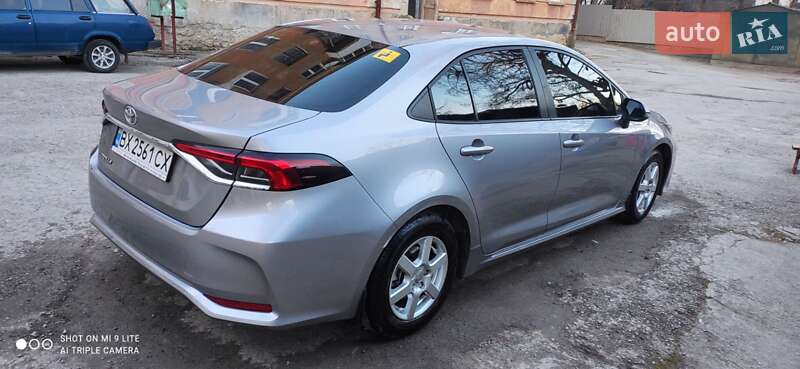 Седан Toyota Corolla 2019 в Кам'янець-Подільському