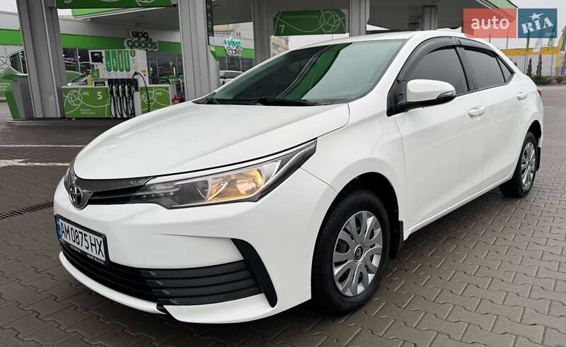 Седан Toyota Corolla 2017 в Житомире