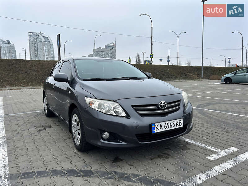Седан Toyota Corolla 2008 в Києві