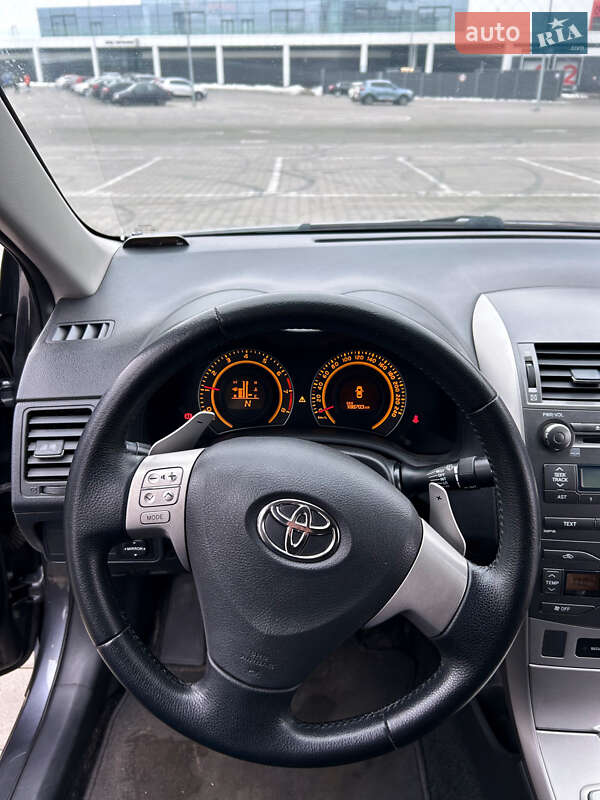 Седан Toyota Corolla 2008 в Києві