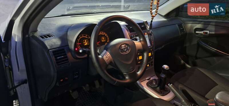 Седан Toyota Corolla 2007 в Дніпрі