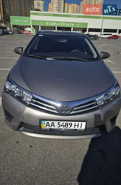 Седан Toyota Corolla 2013 в Києві