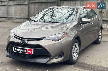 Седан Toyota Corolla 2017 в Киеве