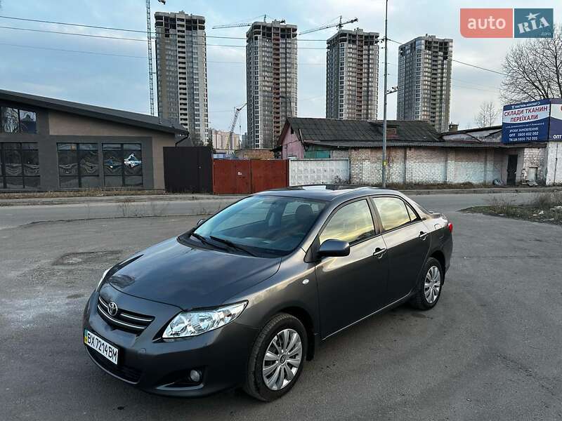 Седан Toyota Corolla 2008 в Киеве