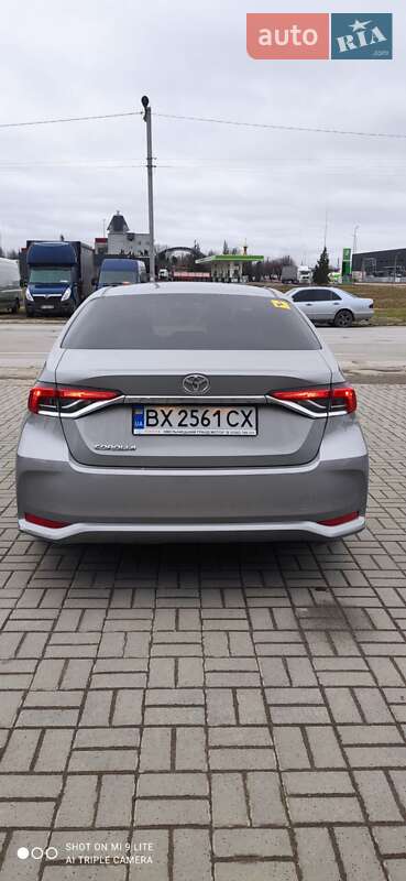 Седан Toyota Corolla 2019 в Кам'янець-Подільському