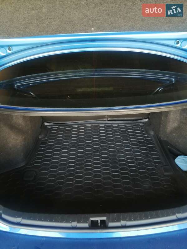 Седан Toyota Corolla 2012 в 