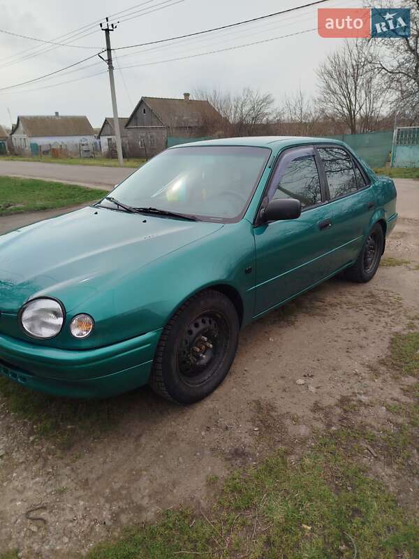 Седан Toyota Corolla 1999 в Одесі