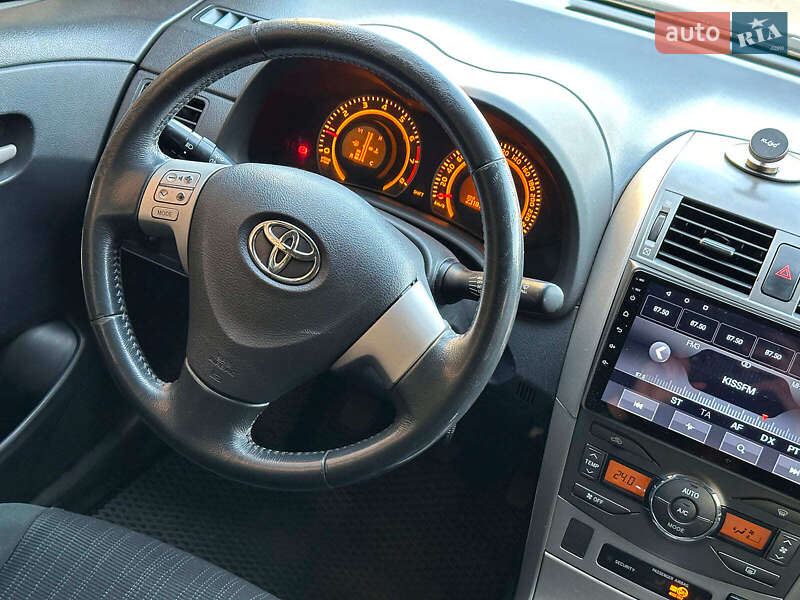 Седан Toyota Corolla 2008 в Одесі