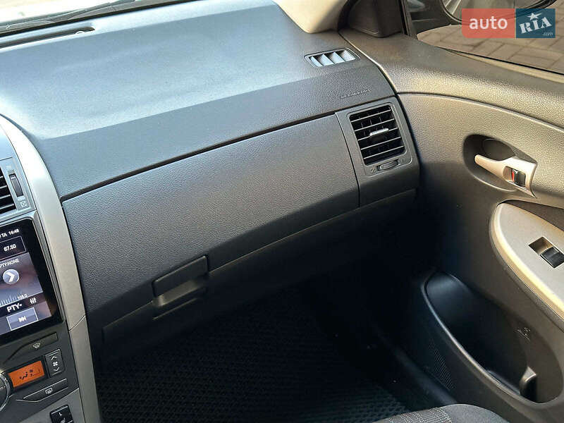 Седан Toyota Corolla 2008 в Одесі
