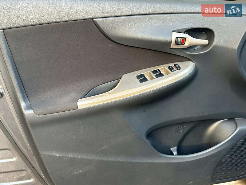 Седан Toyota Corolla 2008 в Одесі