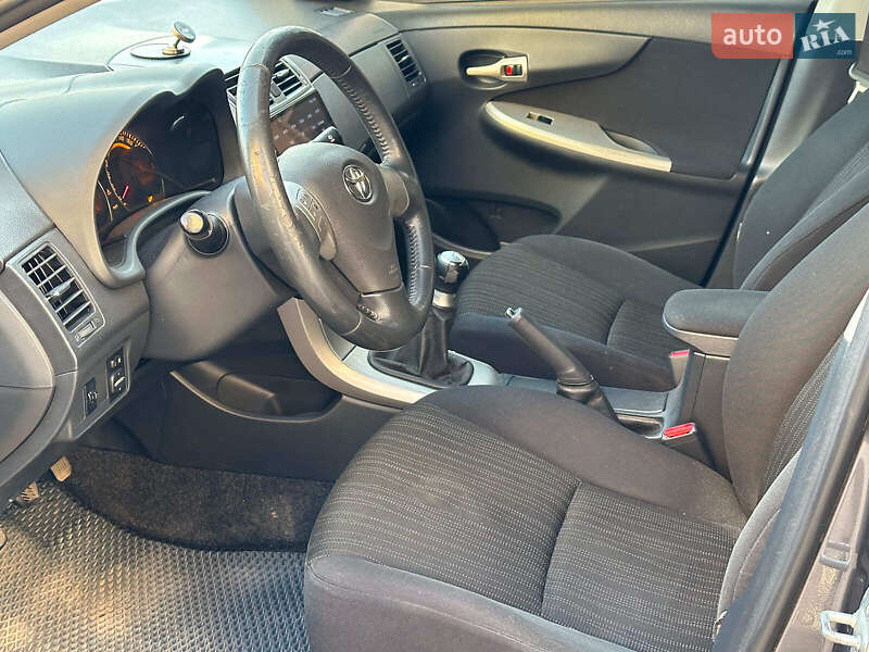 Седан Toyota Corolla 2008 в Одесі