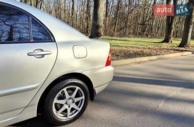 Седан Toyota Corolla 2004 в 
