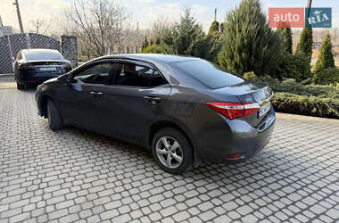 Седан Toyota Corolla 2013 в 