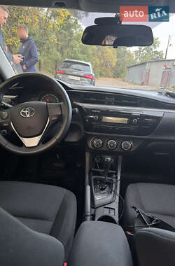 Седан Toyota Corolla 2014 в 