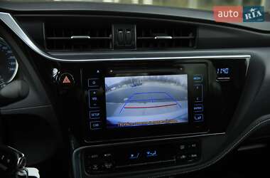 Седан Toyota Corolla 2018 в 