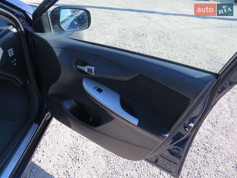 Седан Toyota Corolla 2008 в Кропивницком