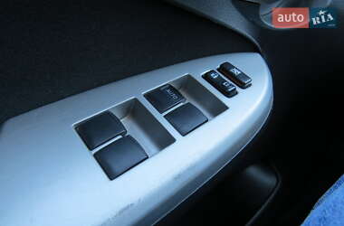 Седан Toyota Corolla 2008 в Кропивницком