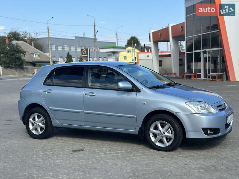 Хетчбек Toyota Corolla 2006 в Чернівцях