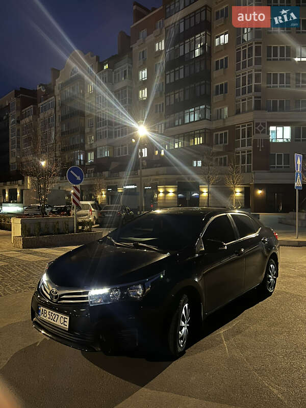 Седан Toyota Corolla 2016 в Умані