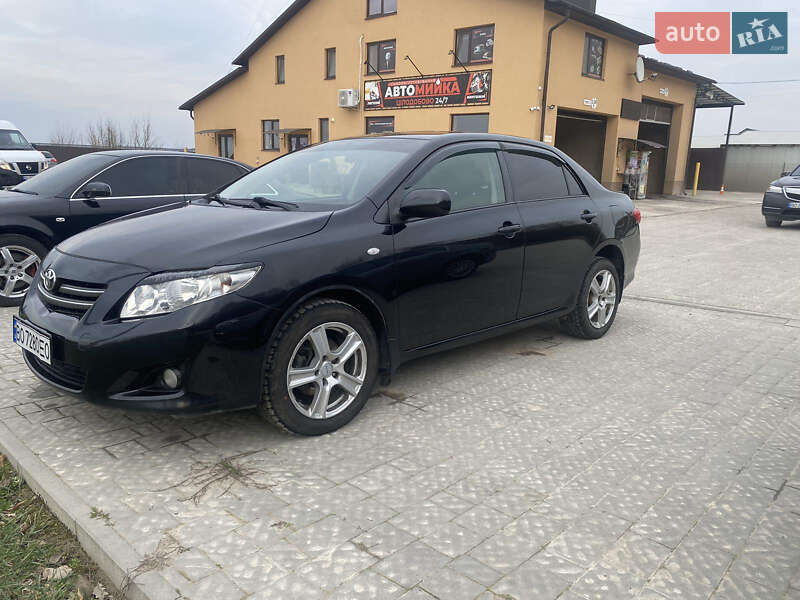 Седан Toyota Corolla 2008 в Копычинце
