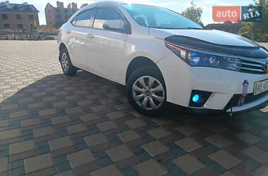 Седан Toyota Corolla 2013 в 