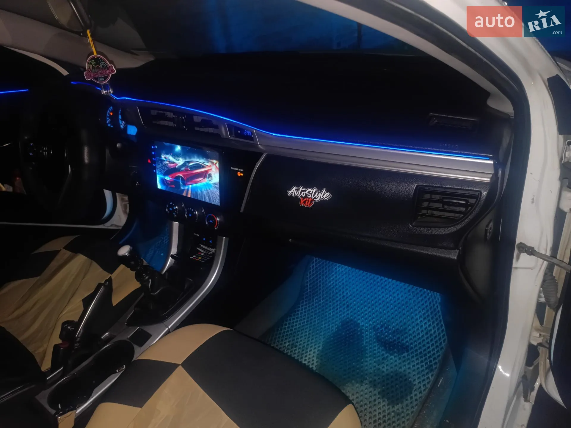 2013 Toyota Corolla - мініатюра 9