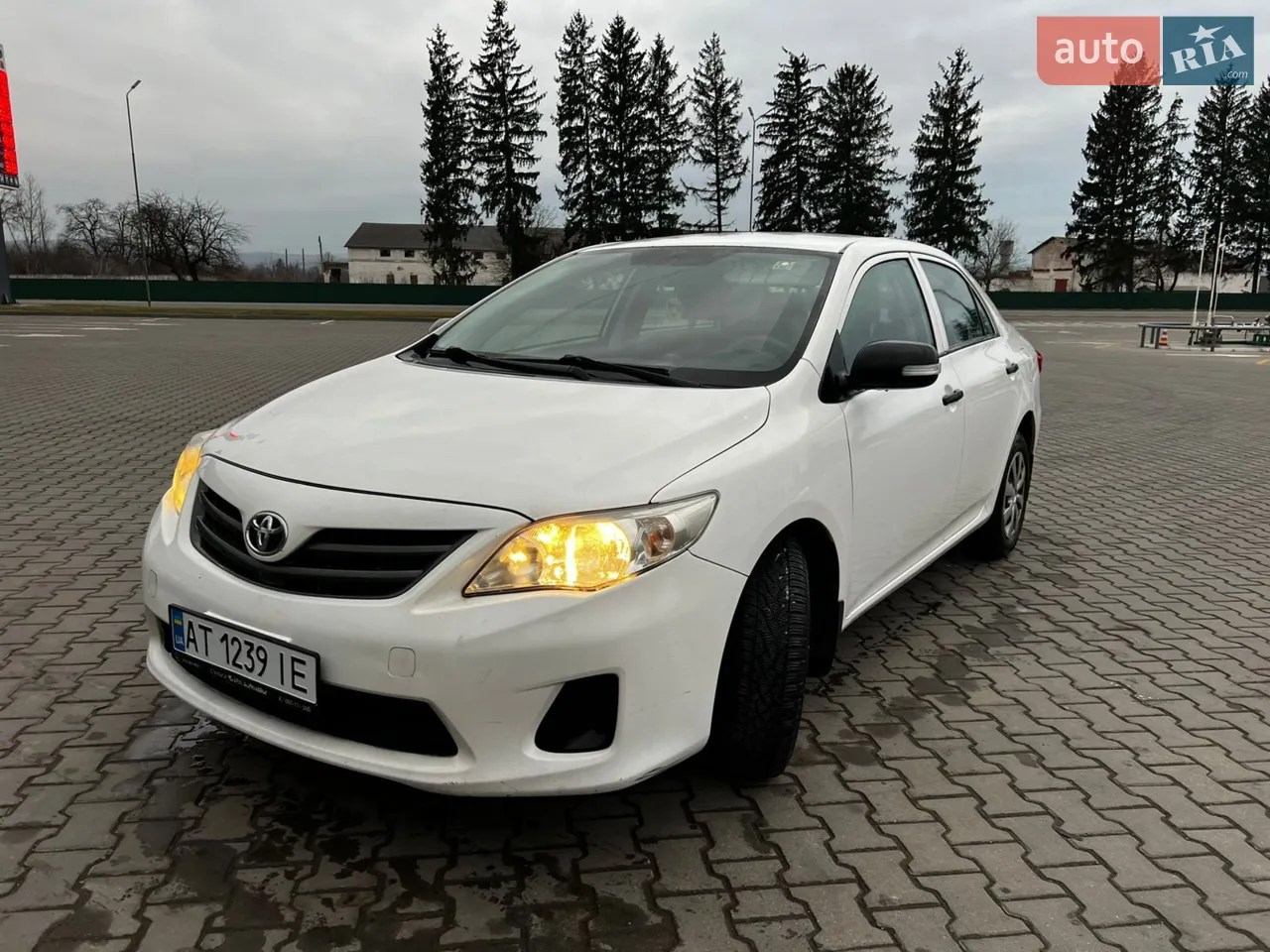 2011 Toyota Corolla - мініатюра 9