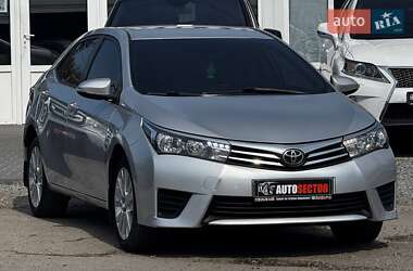 Седан Toyota Corolla 2013 в 