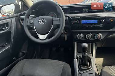 Седан Toyota Corolla 2013 в 