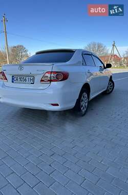 Седан Toyota Corolla 2012 в 