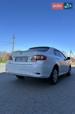 Седан Toyota Corolla 2012 в 