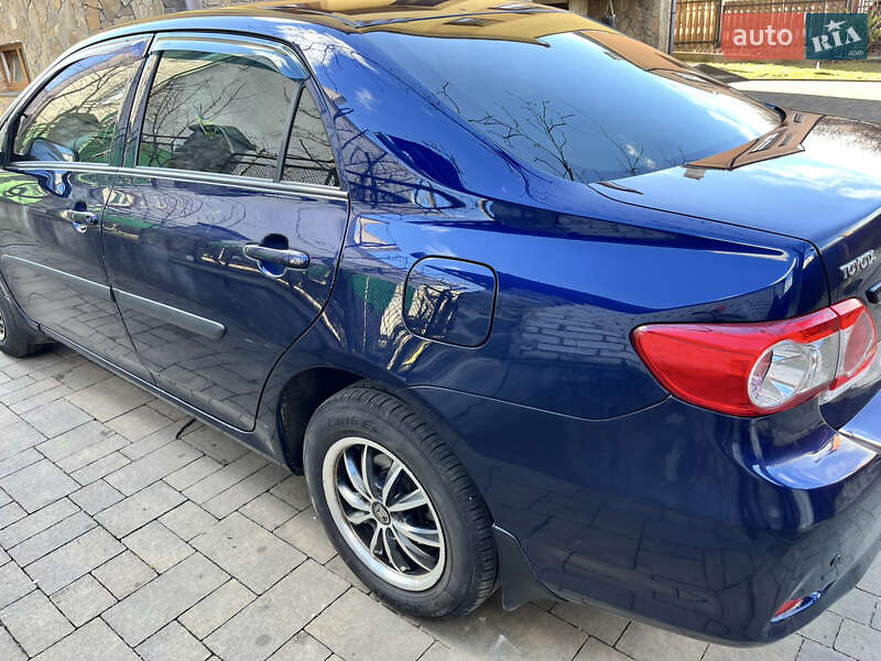 Седан Toyota Corolla 2011 в Трускавце