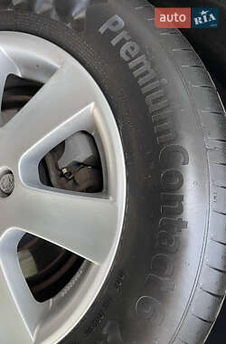 Седан Toyota Corolla 2011 в 