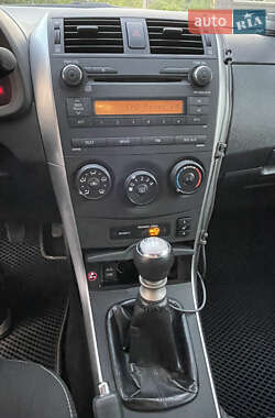 Седан Toyota Corolla 2011 в 