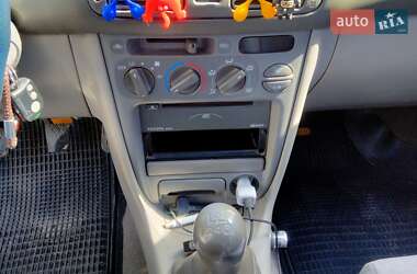 Седан Toyota Corolla 2001 в 