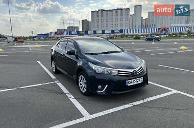 Седан Toyota Corolla 2015 в 