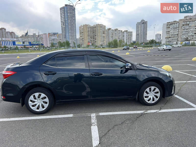 Toyota Corolla 2015