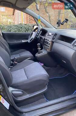 Хетчбек Toyota Corolla 2002 в 