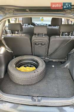 Хетчбек Toyota Corolla 2002 в 