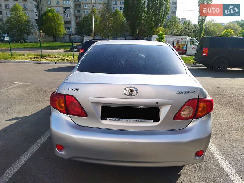 Седан Toyota Corolla 2009 в Харькове