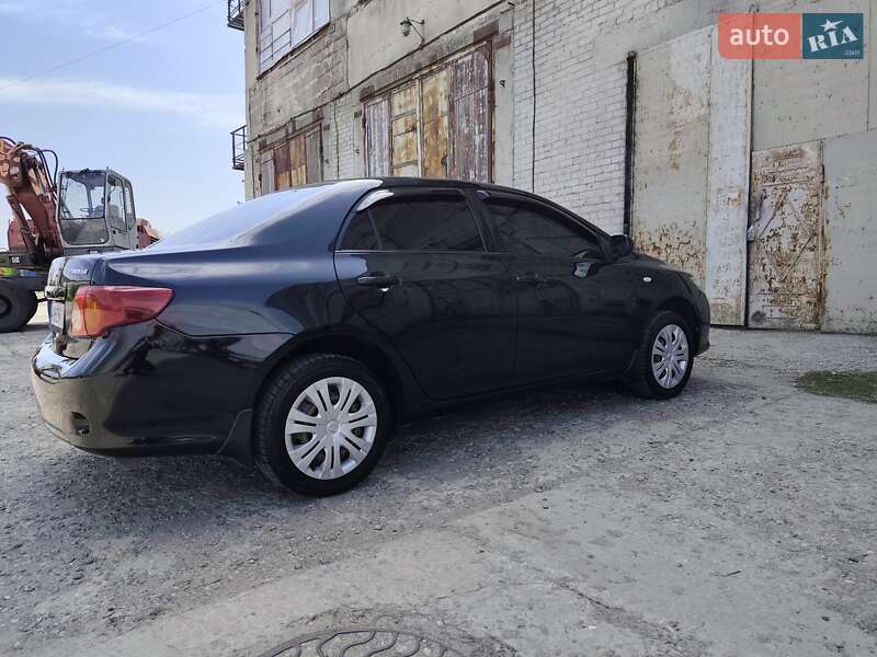 Седан Toyota Corolla 2008 в Лозовой