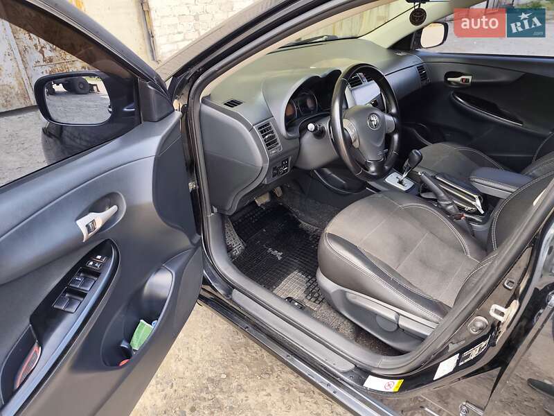 Седан Toyota Corolla 2008 в Лозовой